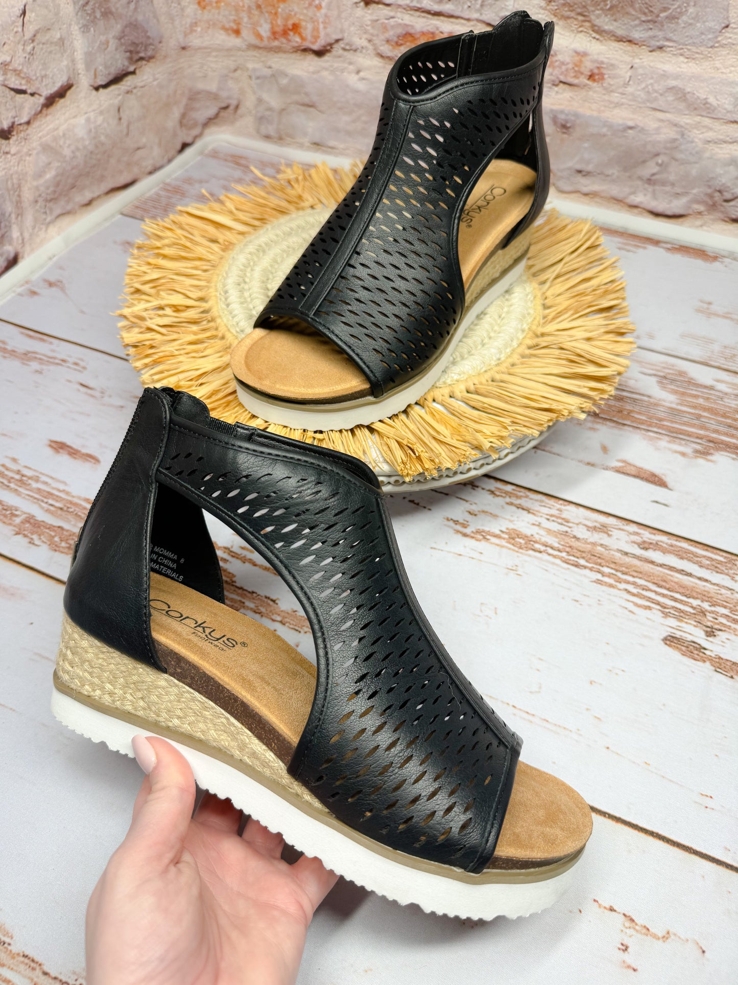 Gretchen Sandal in Black